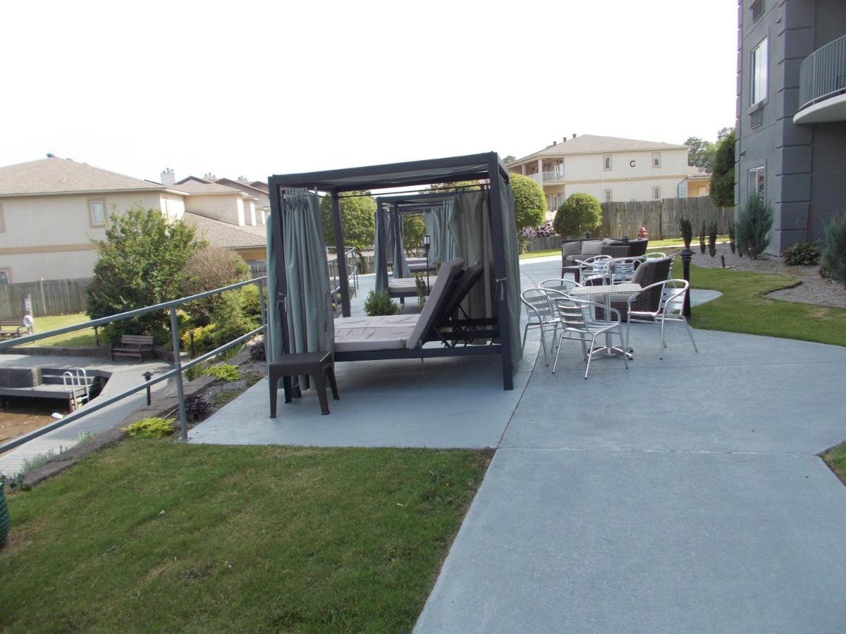 Baymont On The Lake By Wyndham Hot Springs Exterior foto