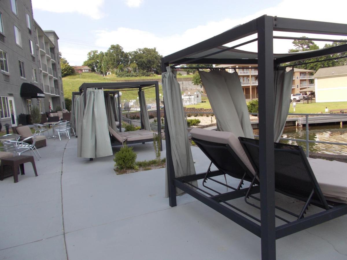 Baymont On The Lake By Wyndham Hot Springs Exterior foto